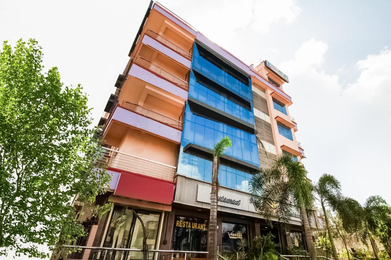 Oyo 62964 Hotel Vandana Grand Nellore Ngoại thất bức ảnh