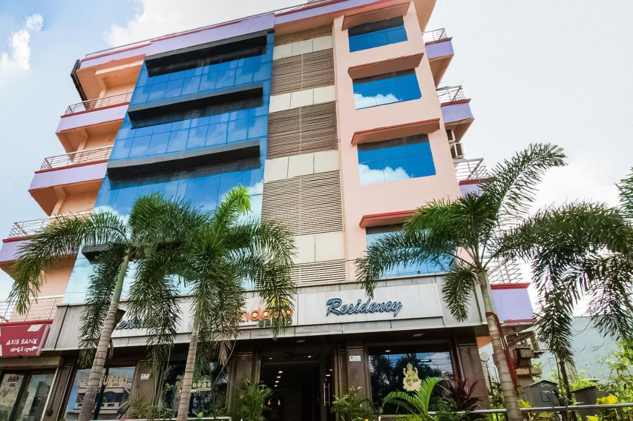 Oyo 62964 Hotel Vandana Grand Nellore Ngoại thất bức ảnh
